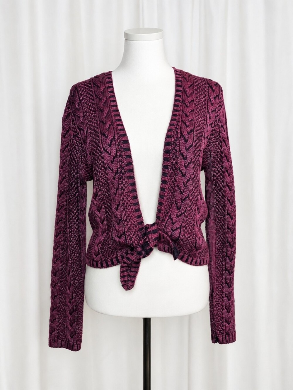 The Territory Ahead Y2K Raspberry Navy Tie Front Cable Knit Cotton Shrug Sweater